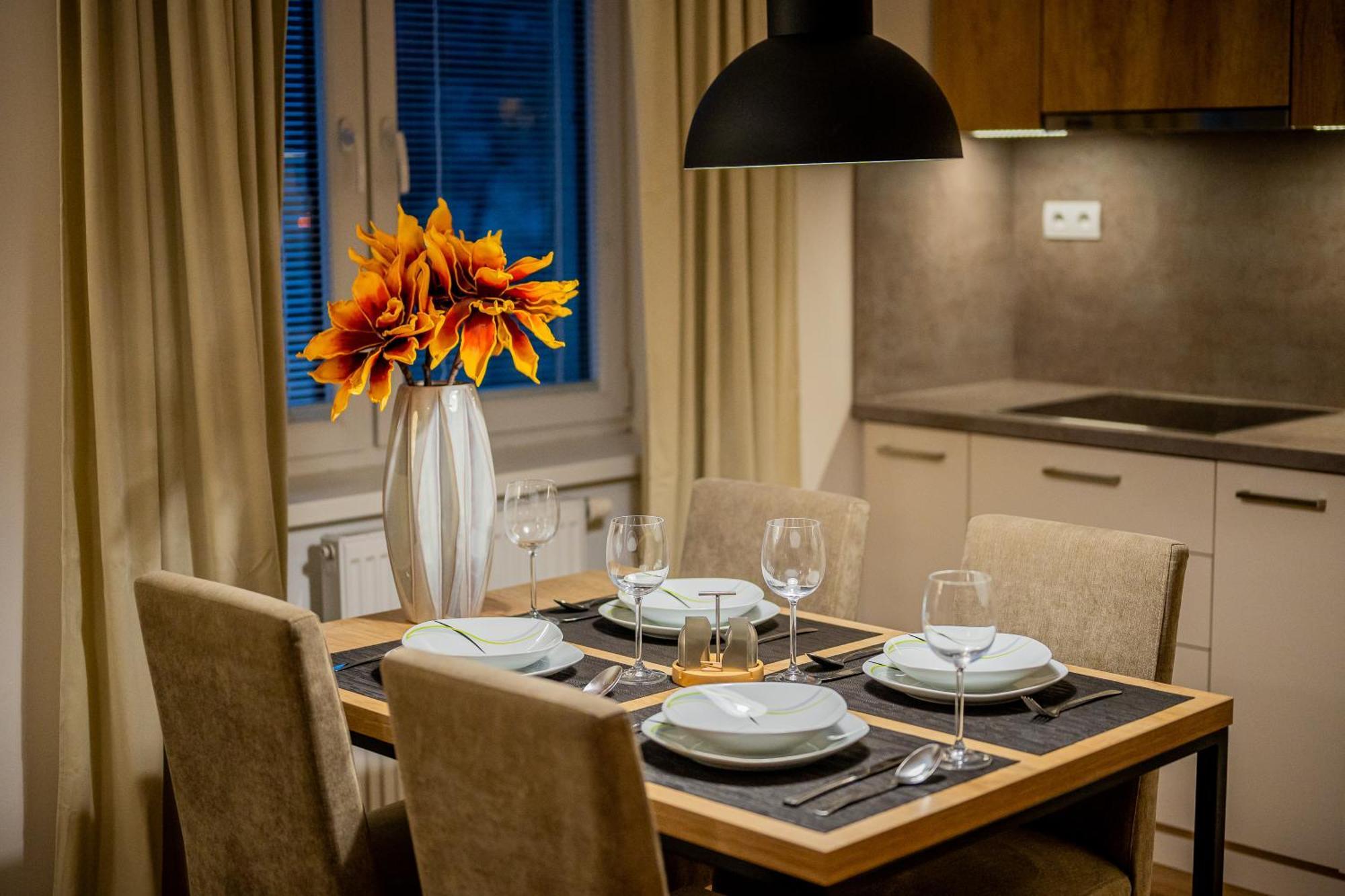 Old Town City Center Apartment 1 - Private Parking Included Košice Esterno foto