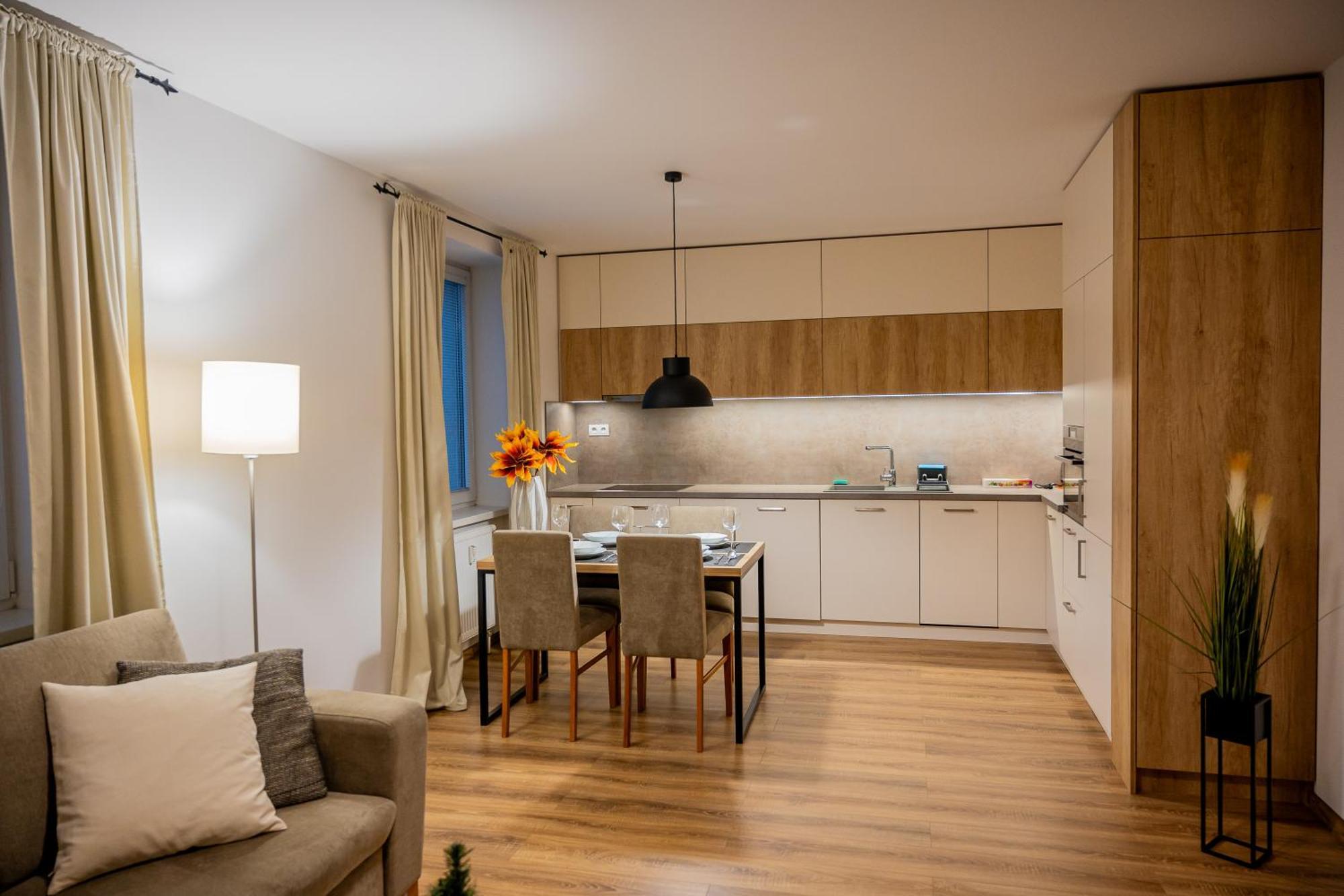 Old Town City Center Apartment 1 - Private Parking Included Košice Esterno foto