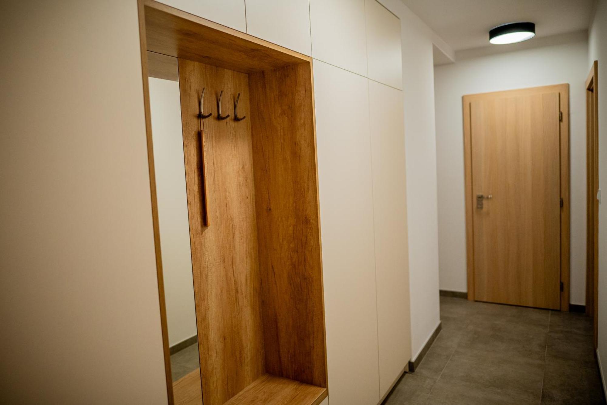 Old Town City Center Apartment 1 - Private Parking Included Košice Esterno foto