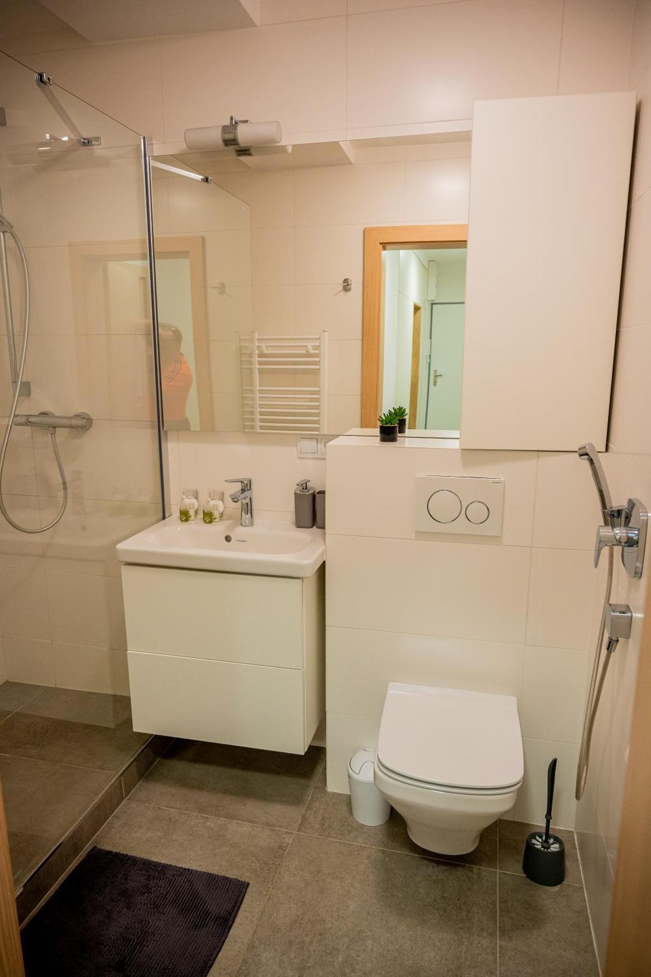Old Town City Center Apartment 1 - Private Parking Included Košice Esterno foto