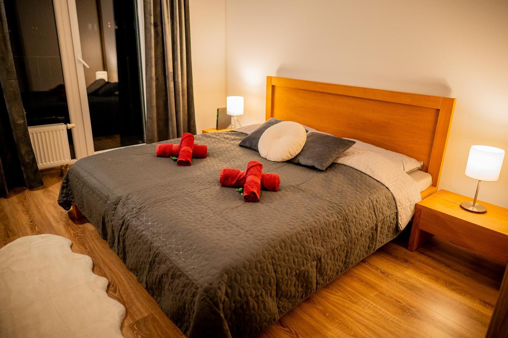 Old Town City Center Apartment 1 - Private Parking Included Košice Esterno foto