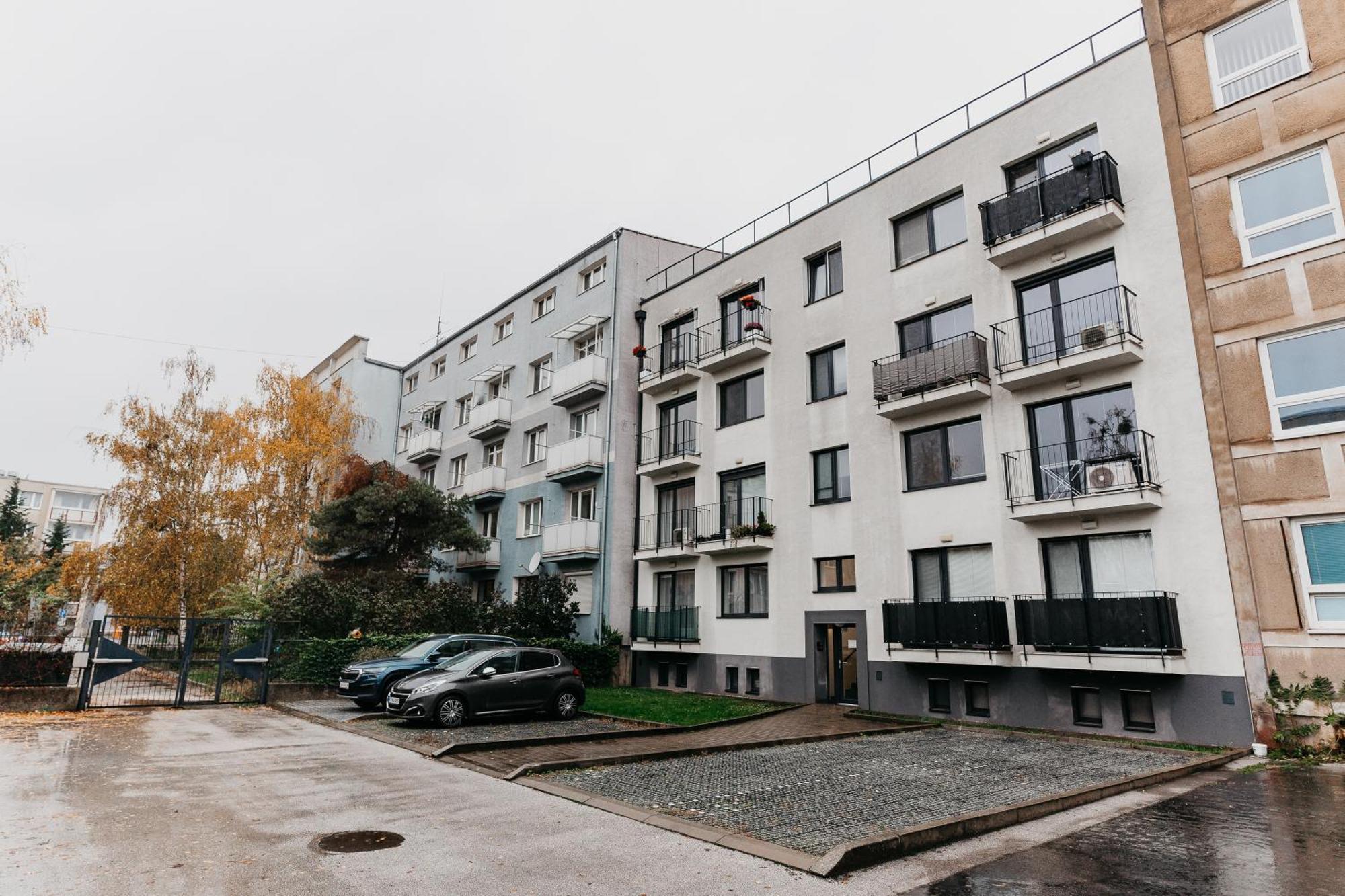 Old Town City Center Apartment 1 - Private Parking Included Košice Esterno foto